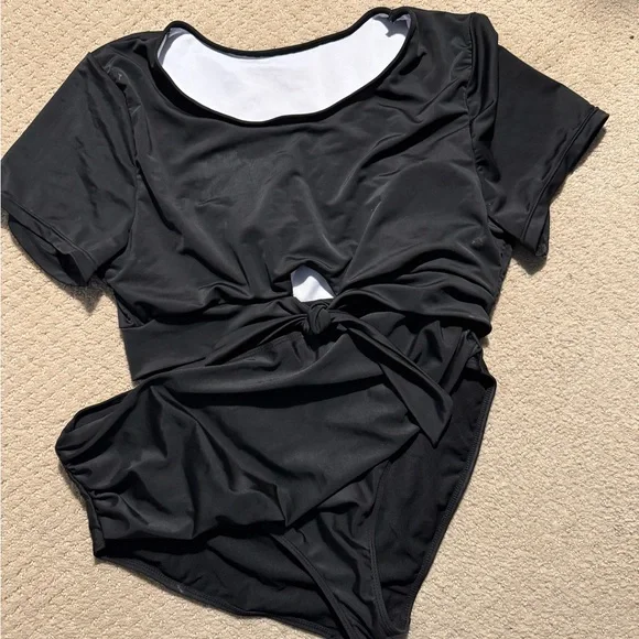 Bundle of 4 Plus Size Bathing Suits - Picture 2 of 8